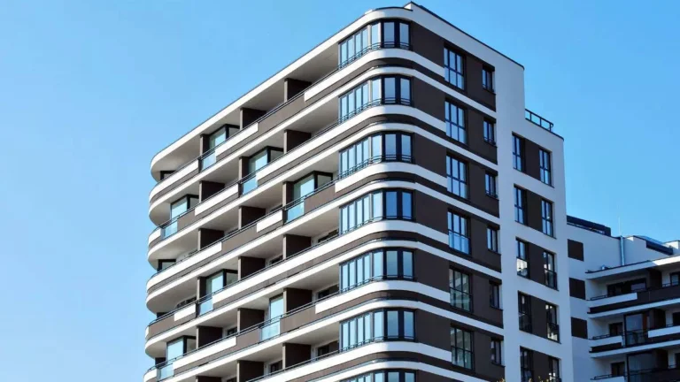 Pharma Buyers Drive ₹1,530 Crore Luxury Home Purchases in Mumbai in 2025