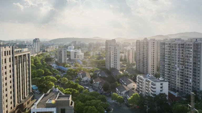 UP RERA 2025: Noida Tops as Real Estate Registrations Rise 19%; Investments Soar 53.5%